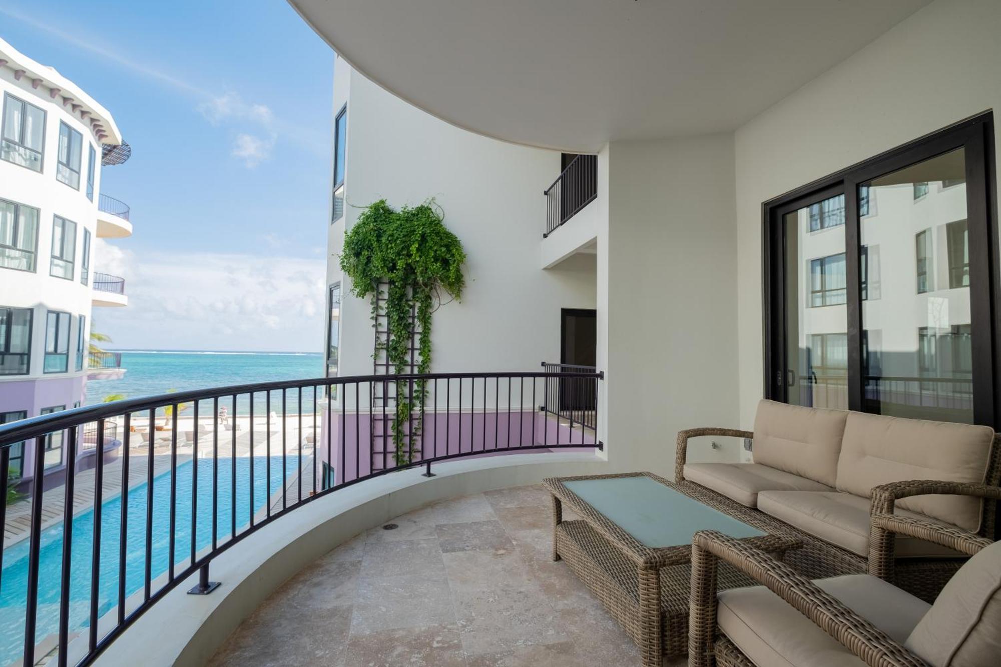 Diamante Beachfront Suites San Pedro  Dış mekan fotoğraf