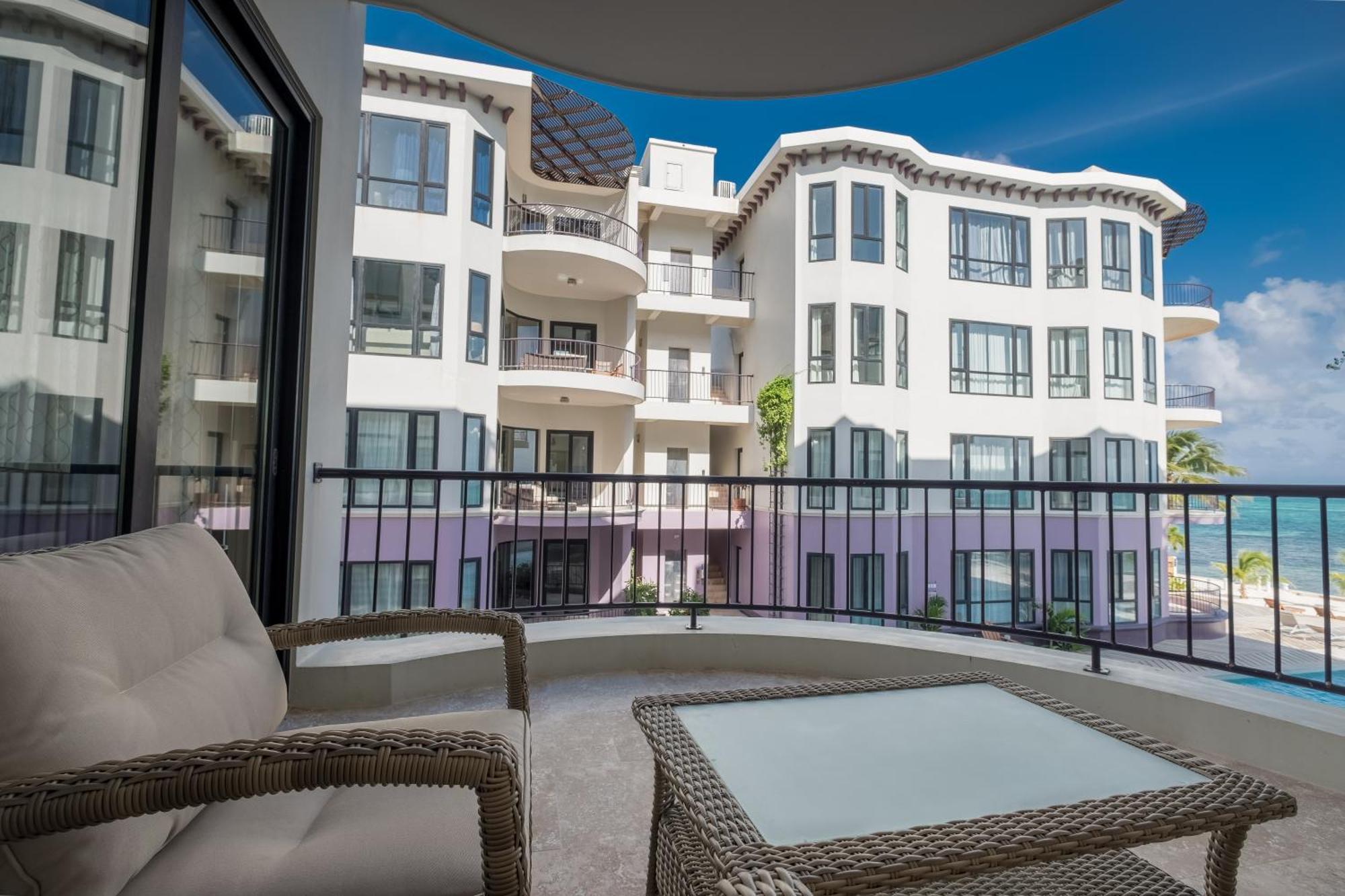 Diamante Beachfront Suites San Pedro  Dış mekan fotoğraf